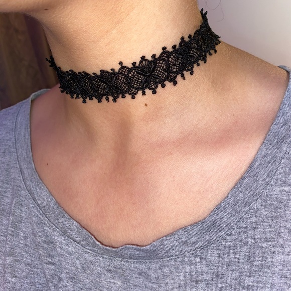 Really cute chockers different styles - Picture 4 of 6